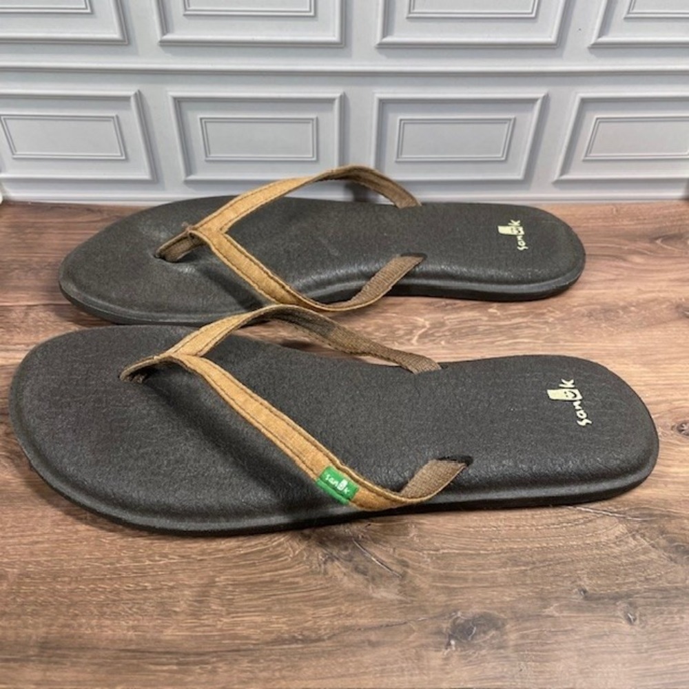 Sanuk Women's Flip Flops Sandals Comfortable Casual Brown Thong Slides